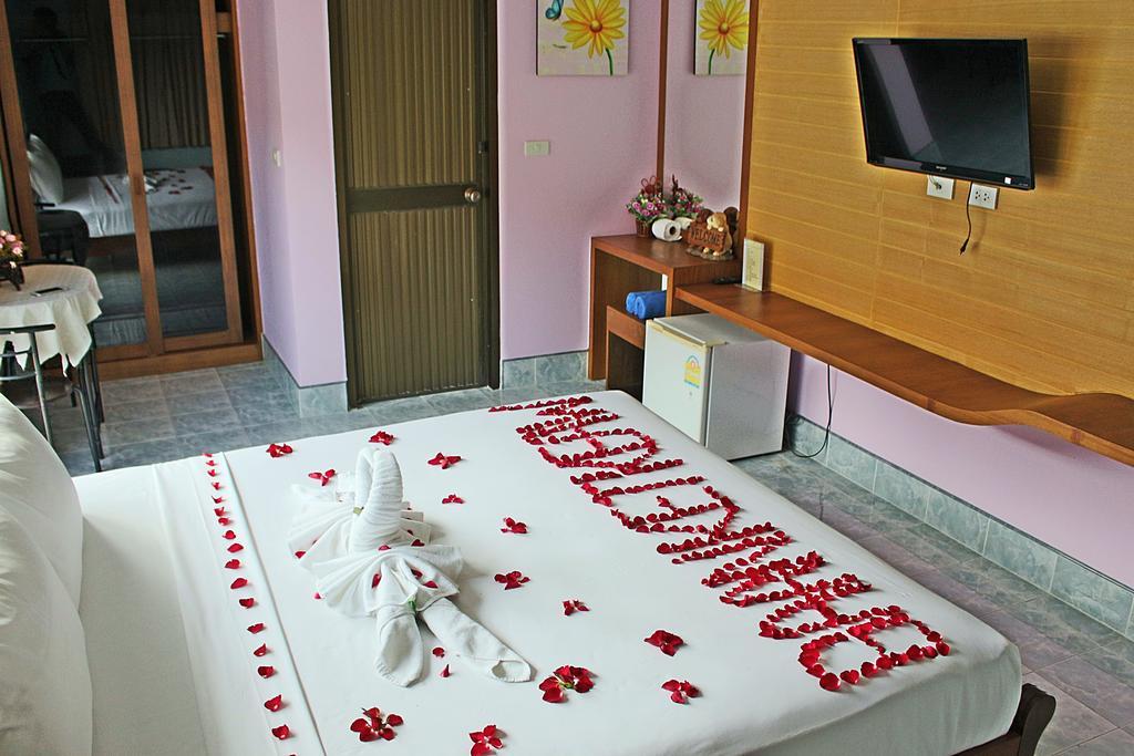 Baan Ketkeaw Guest House 2 Patong Екстер'єр фото
